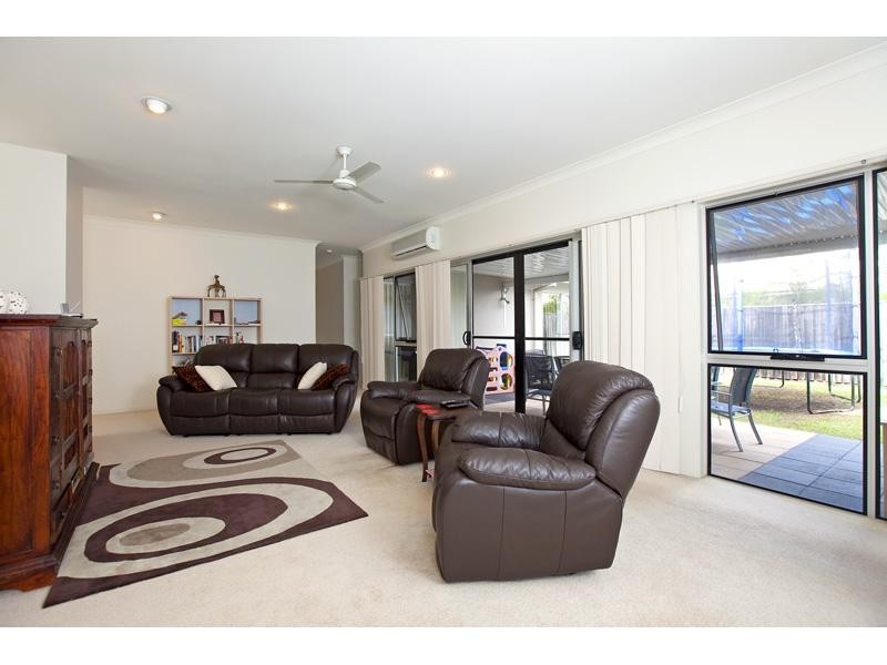 43 Yarra Road, Wakerley QLD 4154