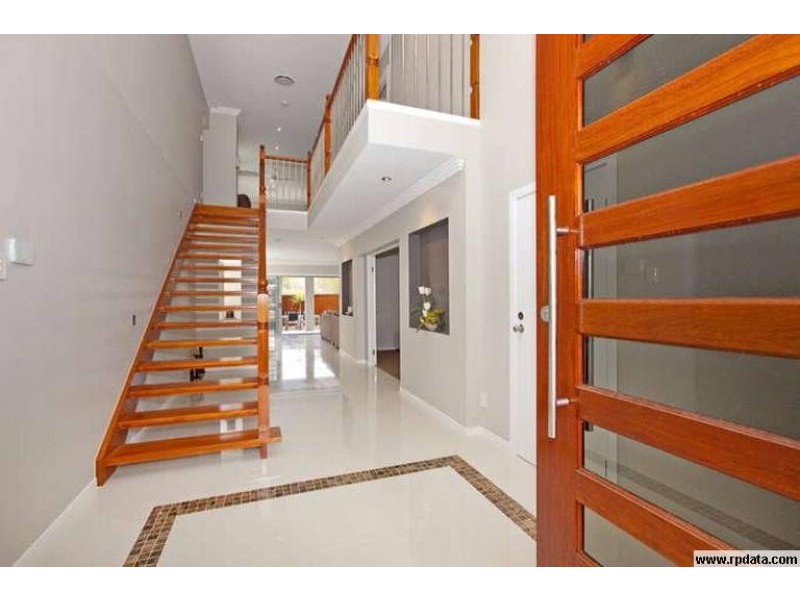 9 Peregian Close, Manly West QLD 4179