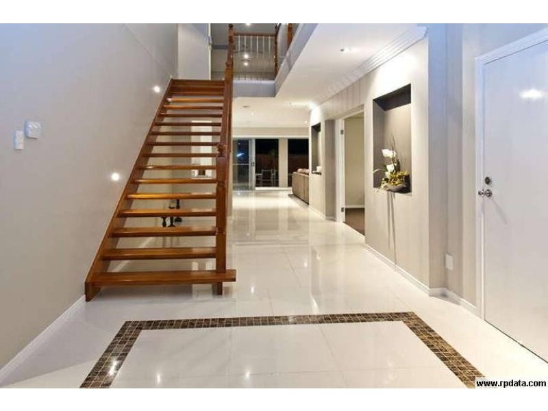 9 Peregian Close, Manly West QLD 4179