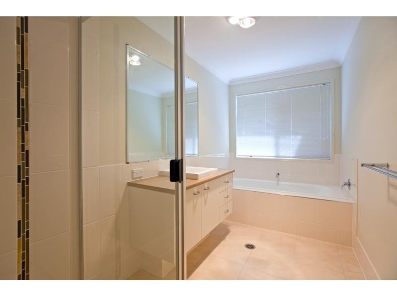 24 Worchester Street, Wakerley QLD 4154