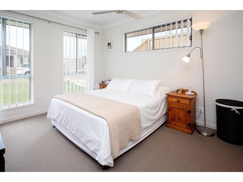 6 Alexander Close, Mackenzie QLD 4156