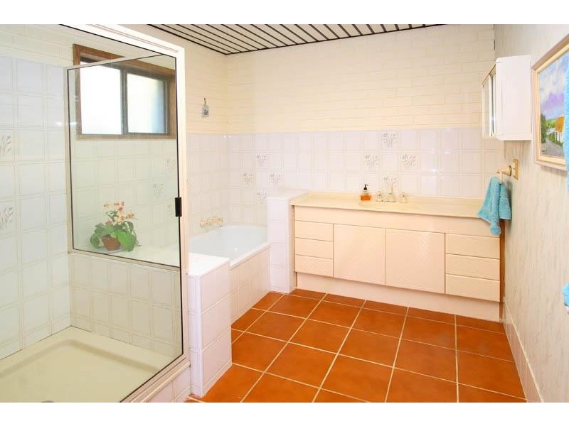 150 Main Road, Wellington Point QLD 4160