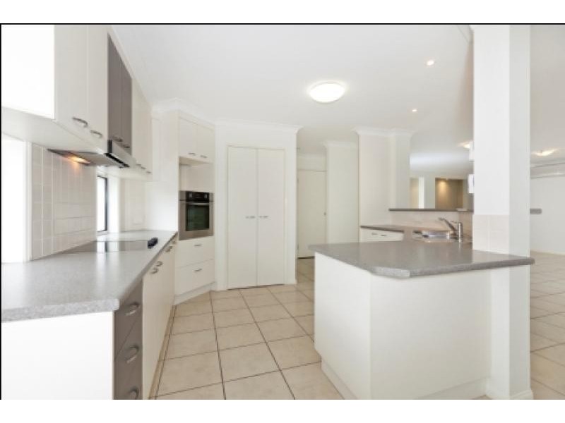 9 Daphne Place, Wakerley QLD 4154