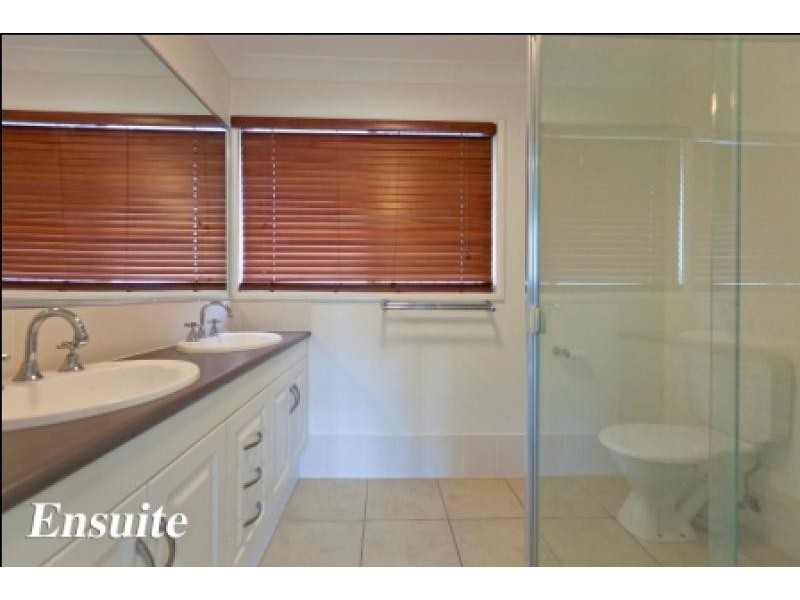 9 Daphne Place, Wakerley QLD 4154