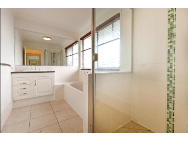 9 Daphne Place, Wakerley QLD 4154