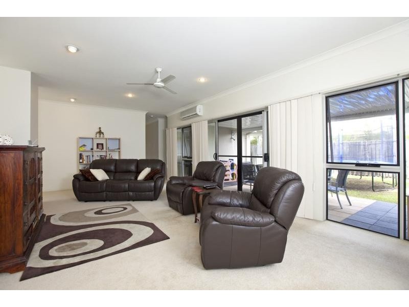 43 Yarra, Wakerley QLD 4154