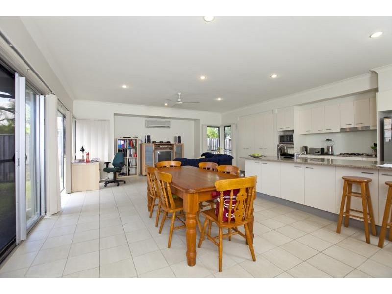 43 Yarra, Wakerley QLD 4154