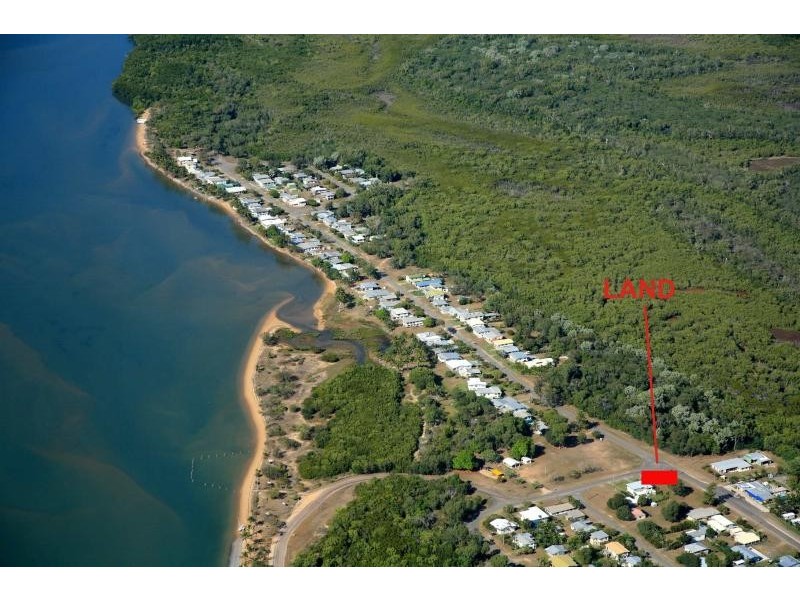 90 John Dory st, Taylors Beach QLD 4850