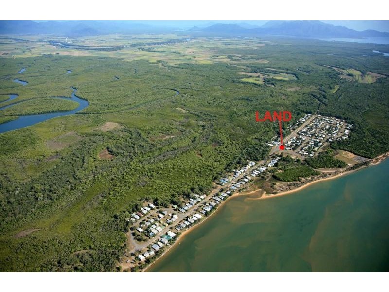 90 John Dory st, Taylors Beach QLD 4850