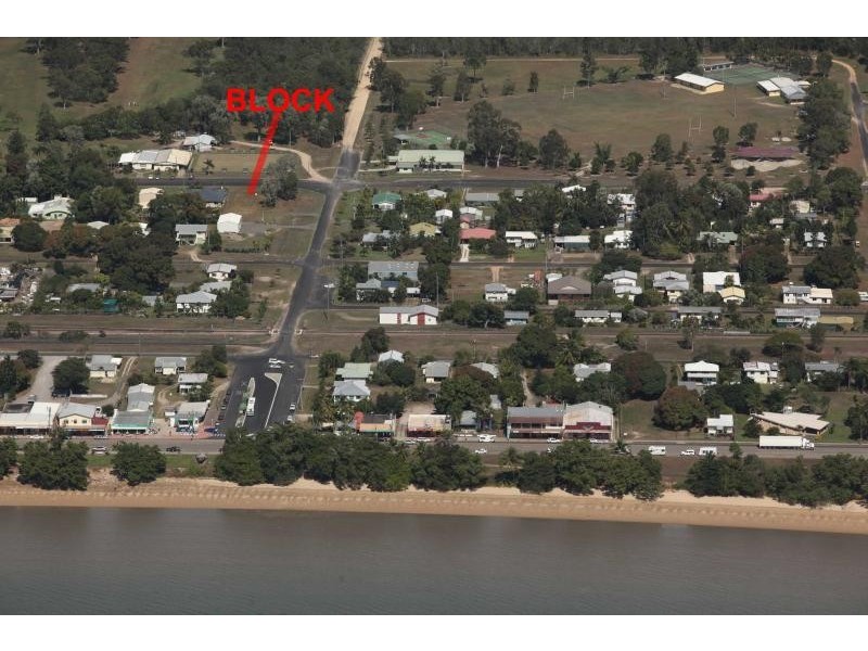 32 Gregory St, Cardwell QLD 4849