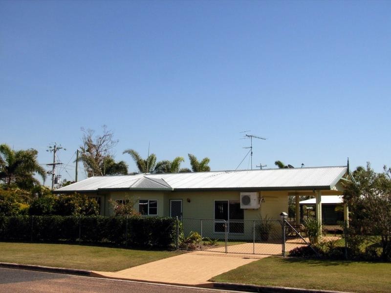 10 Albert St, Cardwell QLD 4849