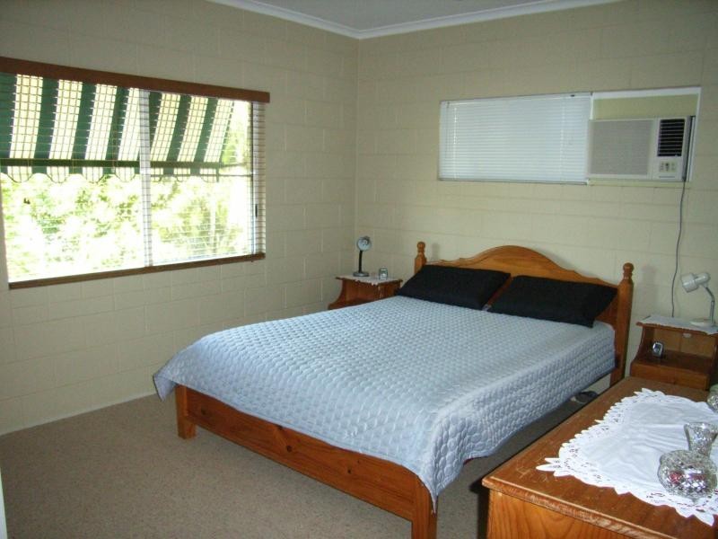 10 Albert St, Cardwell QLD 4849