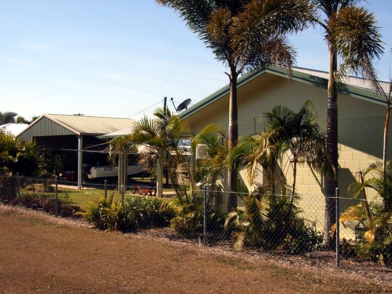 10 Albert St, Cardwell QLD 4849