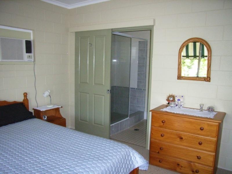 10 Albert St, Cardwell QLD 4849