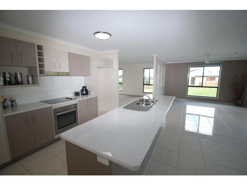 59 Robertson Drive, Burnside QLD 4560