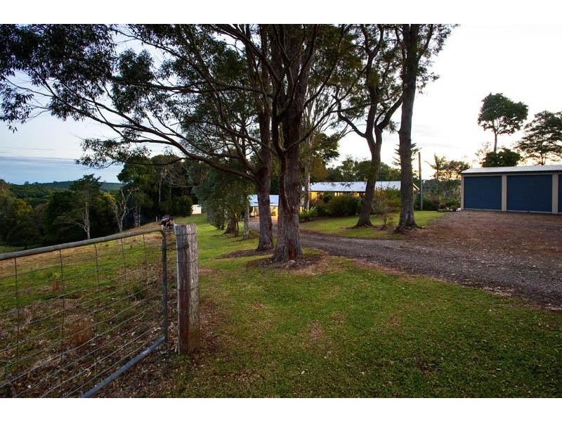 98 Dixon Avenue, Maleny QLD 4552