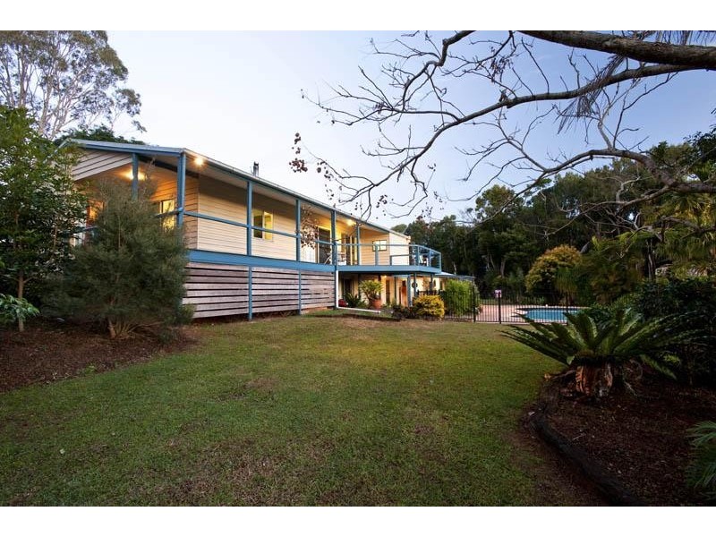 98 Dixon Avenue, Maleny QLD 4552