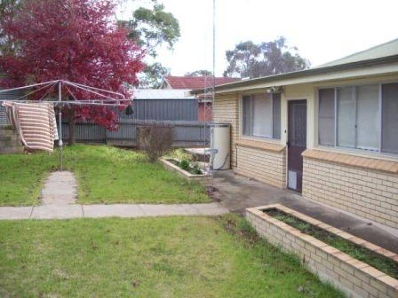 36 BLYTH ROAD, Clare SA 5453