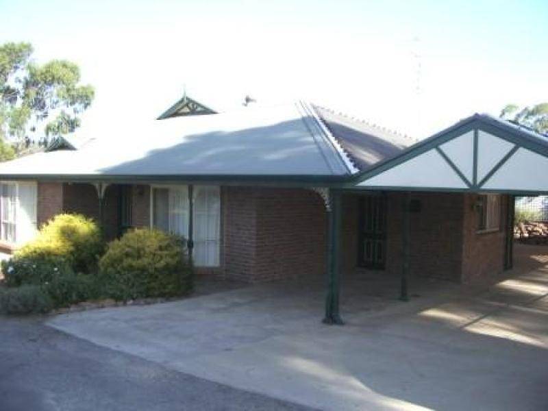 22 BEARE STREET, Clare SA 5453