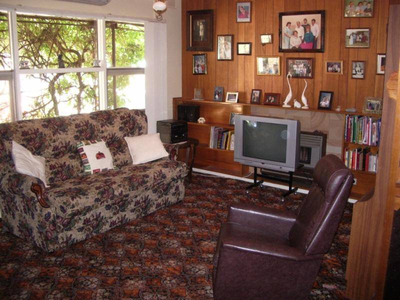 25 ALBERT STREET, Clare SA 5453