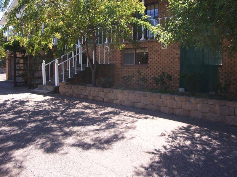 9 WRIGHT PLACE, Clare SA 5453