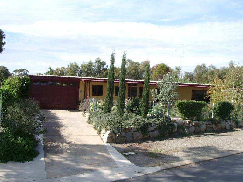 14 HARTLEY ROAD, Clare SA 5453