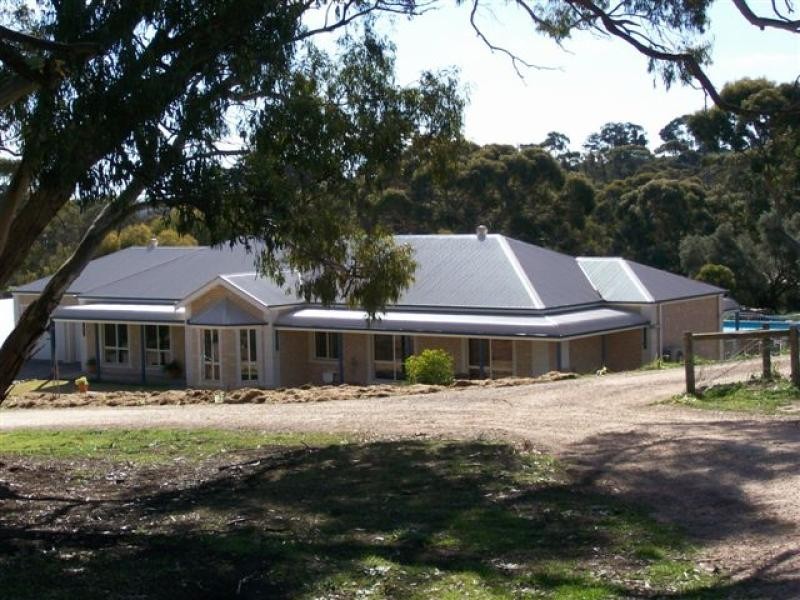 11 JARMAN CRESCENT, Clare SA 5453