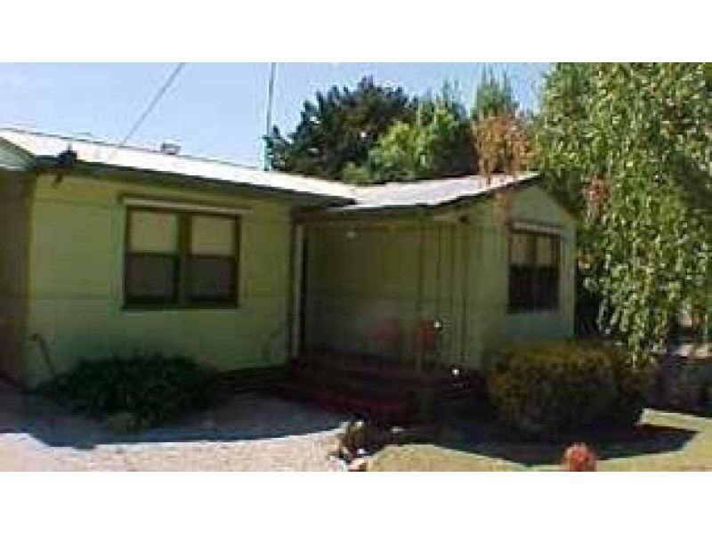 9 ESSINGTON AVE, Clare SA 5453