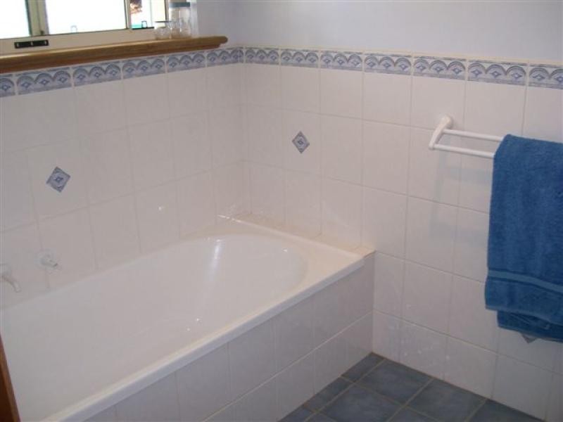 11 JARMAN CRESCENT, Clare SA 5453