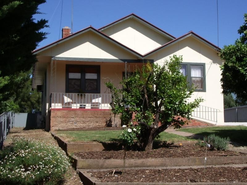 18 UNION STREET, Clare SA 5453