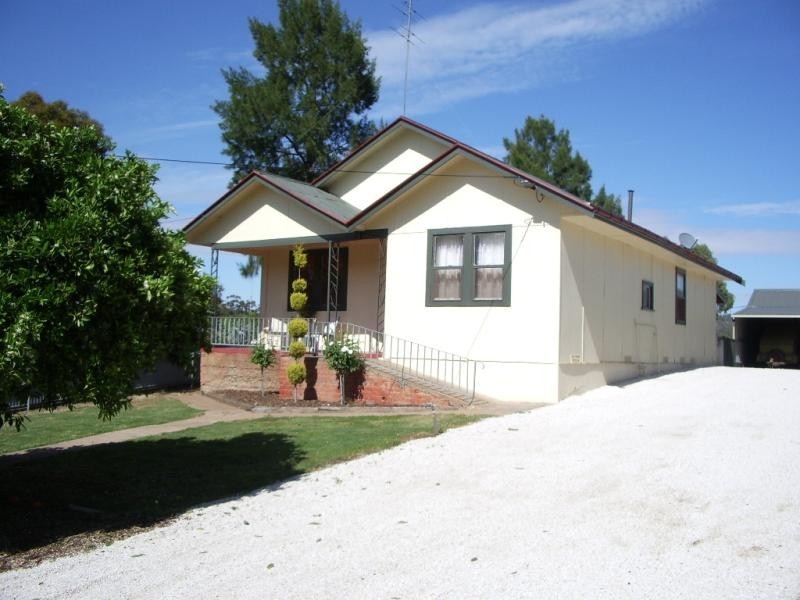 18 UNION STREET, Clare SA 5453