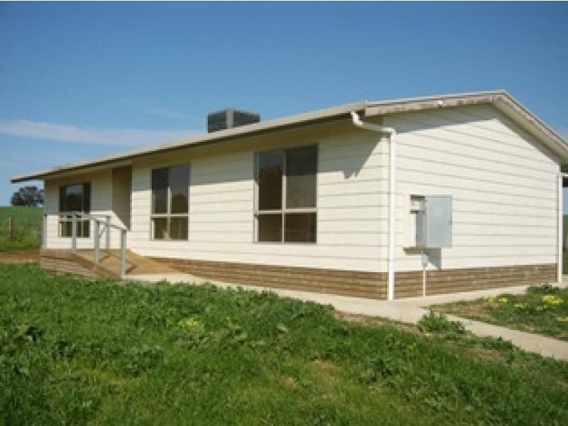 2 RAGLAN STREET, Auburn SA 5451