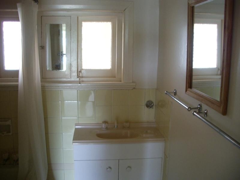 13 CHARLES STREET, Clare SA 5453