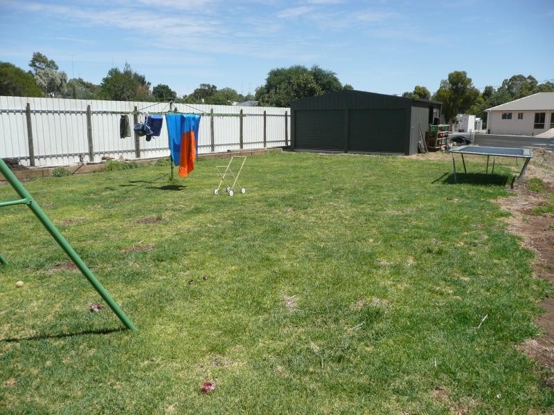 1 Charles Street, Clare SA 5453