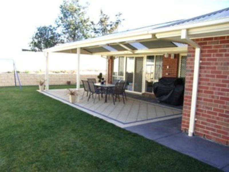 6 Rocky Glen Court, Clare SA 5453