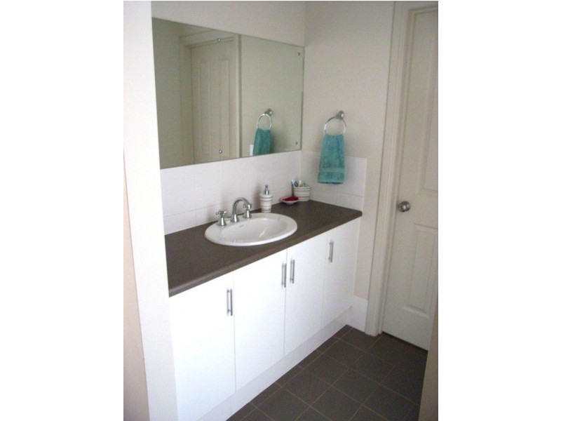 6 Rocky Glen Court, Clare SA 5453