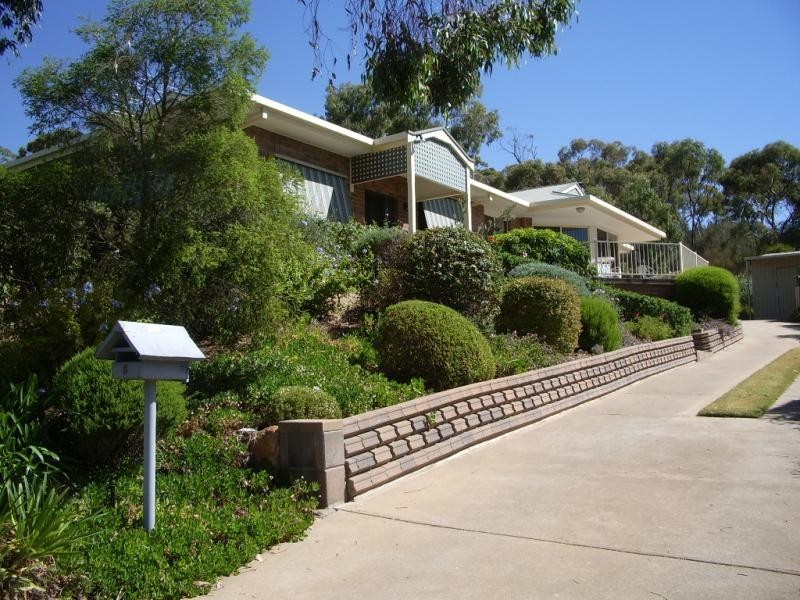 6 MICHAEL COURT, Clare SA 5453