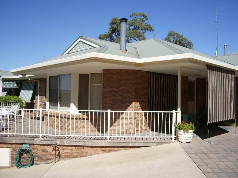 6 MICHAEL COURT, Clare SA 5453