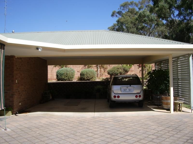 6 MICHAEL COURT, Clare SA 5453