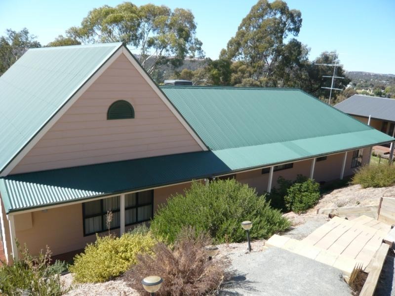 12 MICHAEL COURT, Clare SA 5453