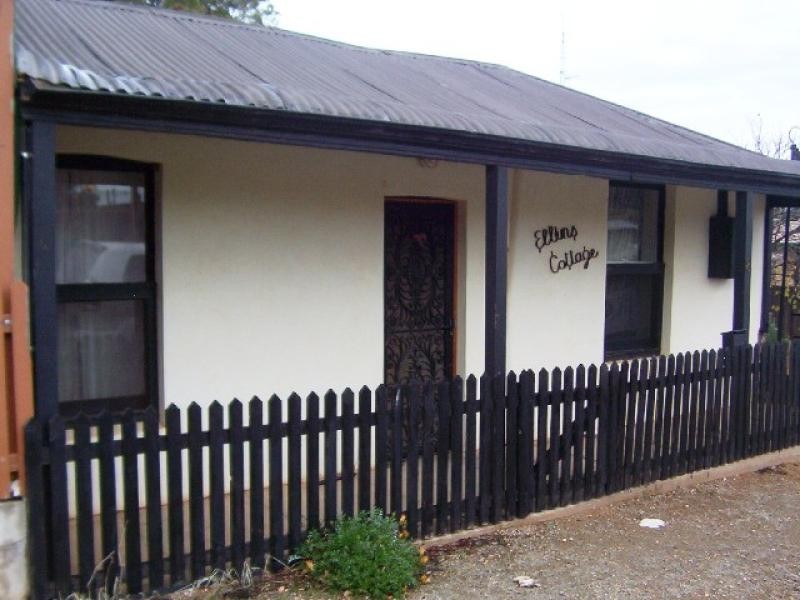 8 Paxton Terrace, Burra SA 5417