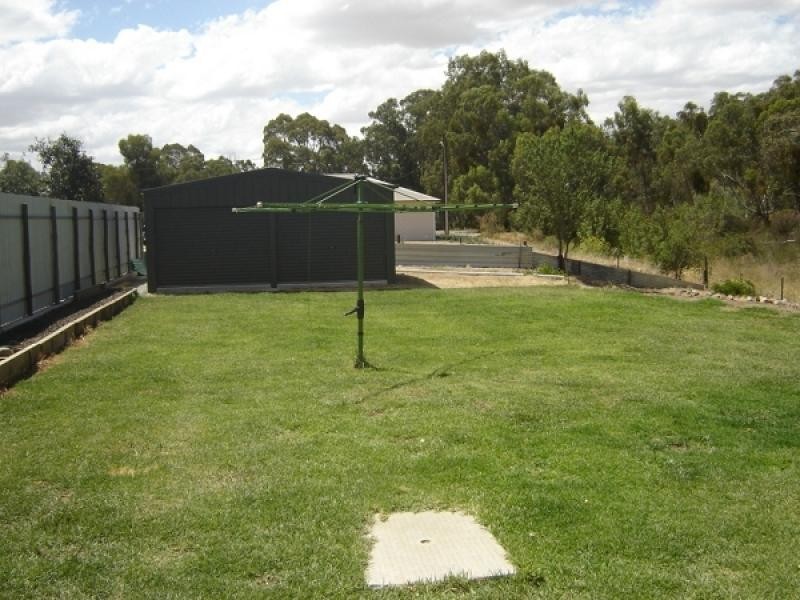 1 Charles Street, Clare SA 5453