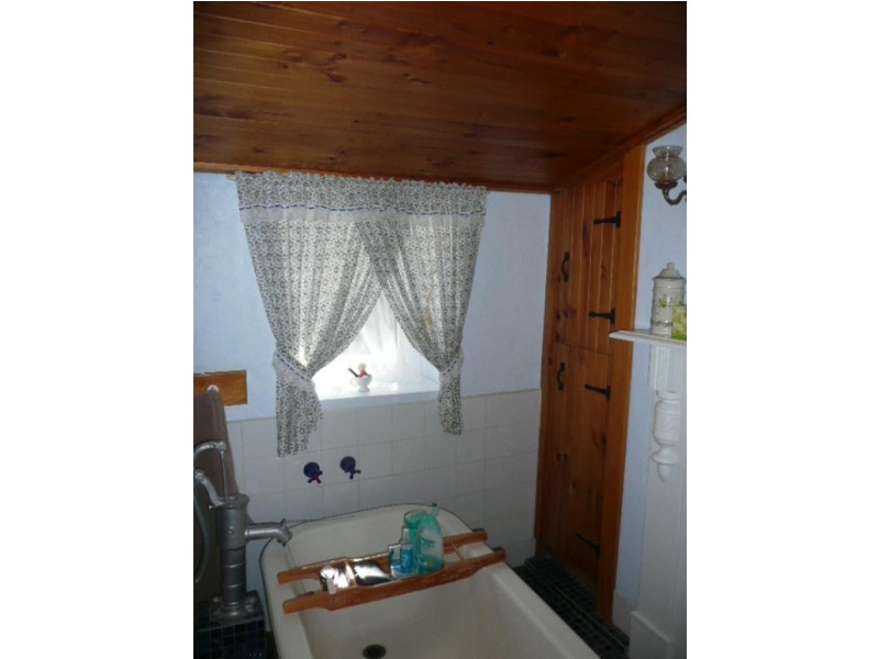 2 Penclawdd Street, Burra SA 5417