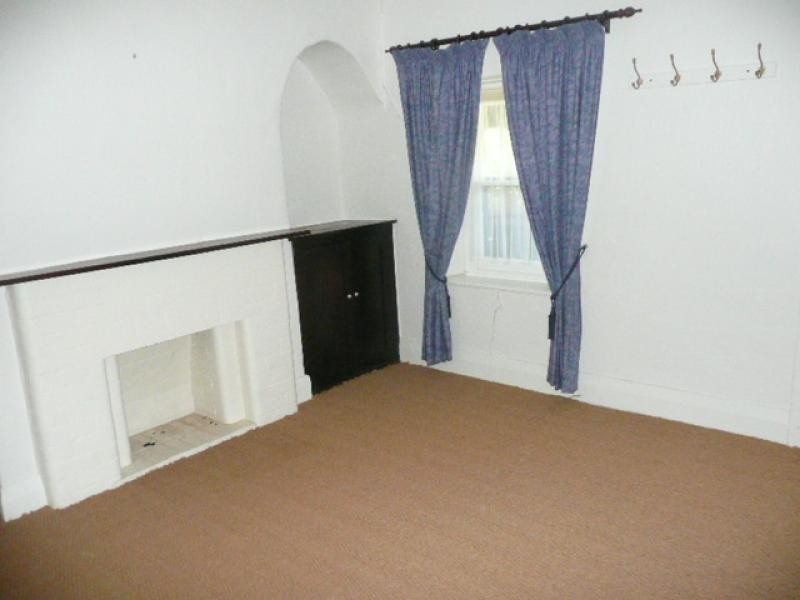 2 Penclawdd Street, Burra SA 5417