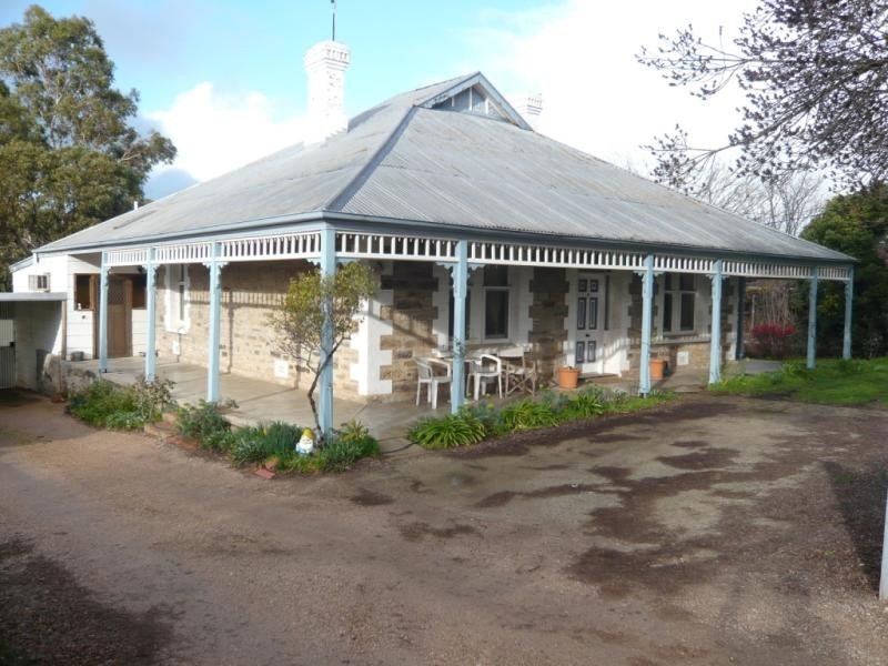 127 Main North Road, Clare SA 5453