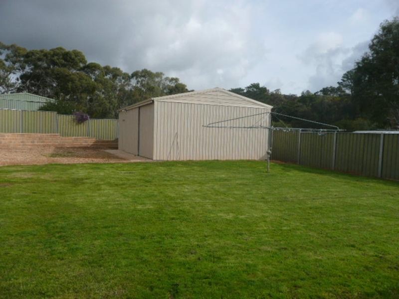 26 Blyth Road, Clare SA 5453