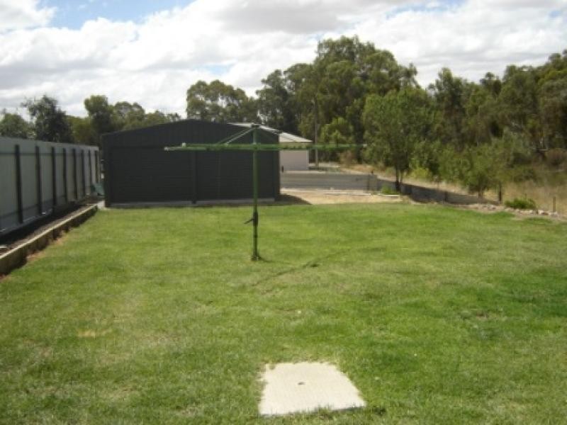 1 Charles Street, Clare SA 5453