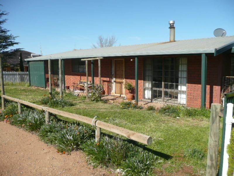 5 Essex Street, Burra SA 5417