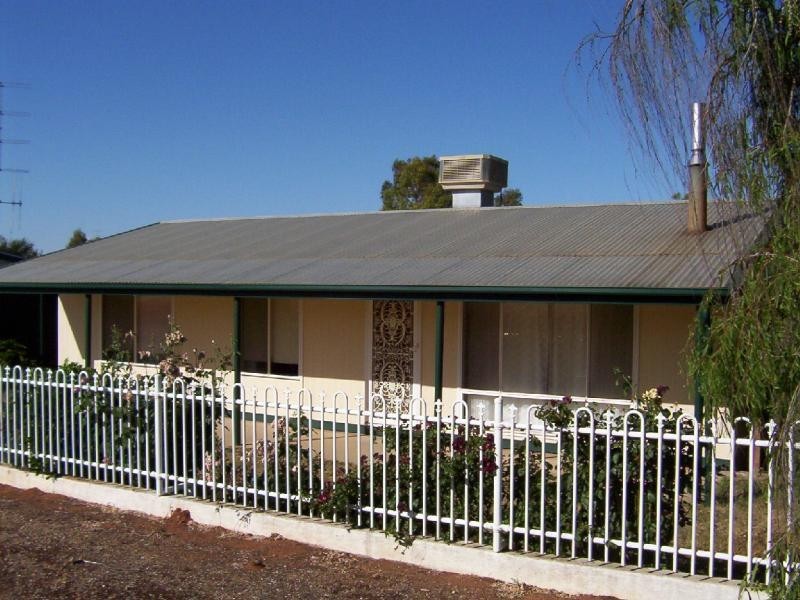 7 Essex Street, Burra SA 5417