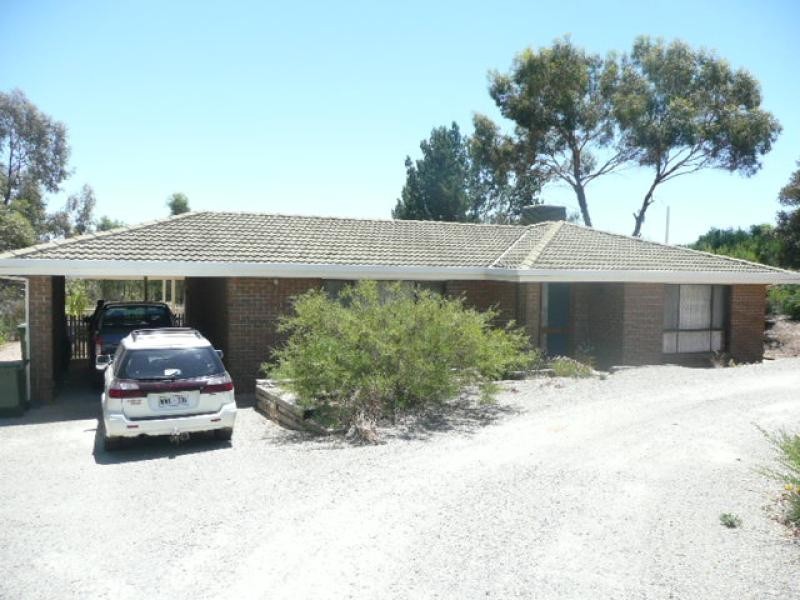 15 Henry Street, Clare SA 5453